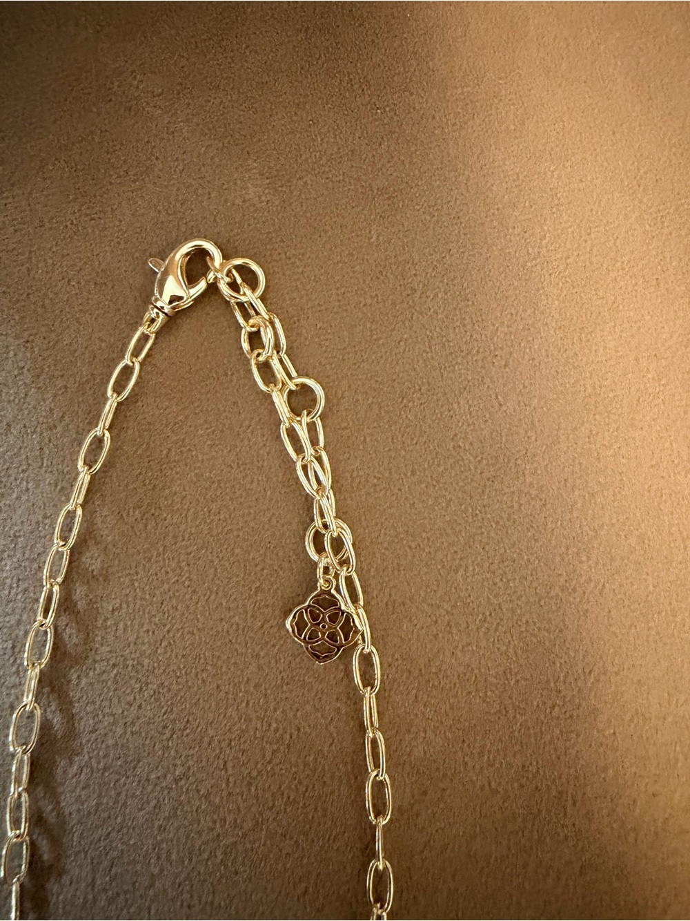 Kendra Scott Gold Chain Necklace with Pink Pendant Charm Disney - Picture 3 of 3